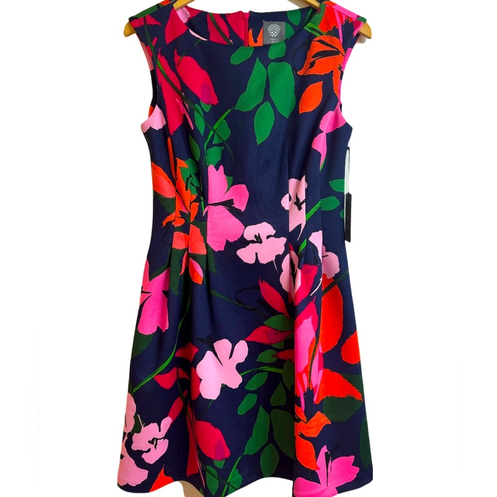 Vince Camuto NWT fit & flare vibrant floral midi dress with pockets. Size 8